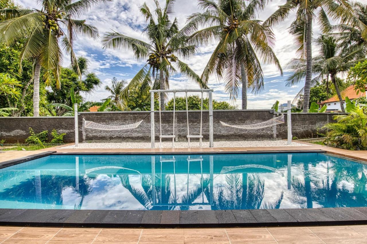 Megaland Bungalow Batununggul Extérieur photo